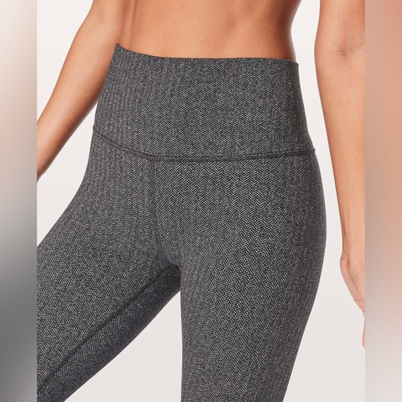 ⚡️CLEAR OUT SALE⚡️ lululemon Wunder Under Hi-Rise 7/8 Tight Herringbone - Picture 4 of 12